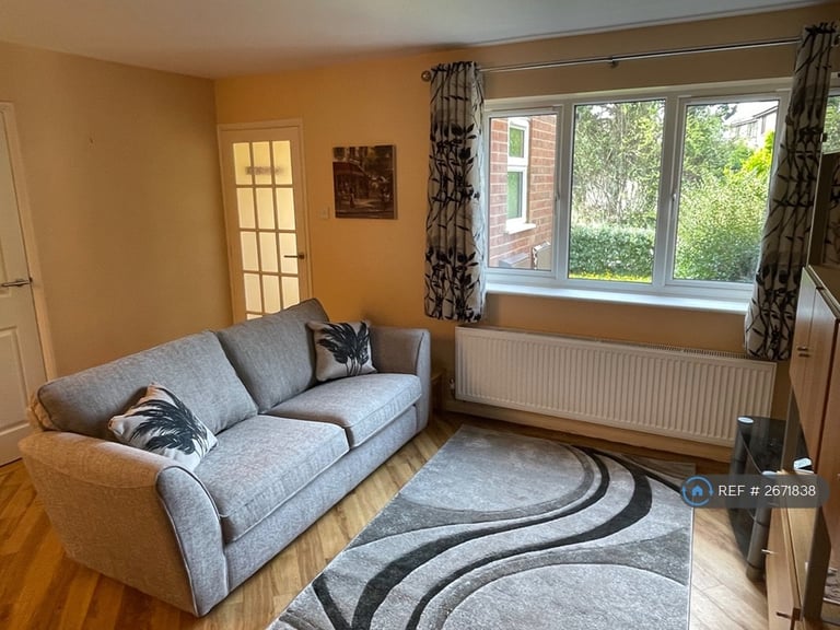 2 bedroom house in Clayhanger, Guildford, GU4 (2 bed) (#2671838)