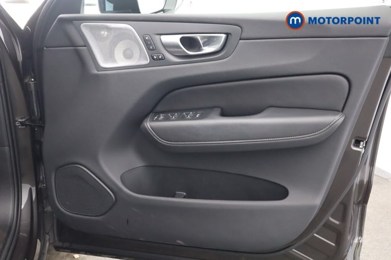 2023 Volvo XC60 2.0 B5P Ultimate Dark 5dr AWD Geartronic SUV Petrol Automatic