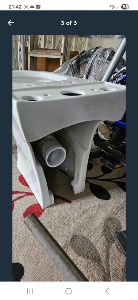Toilet pan without cistern 