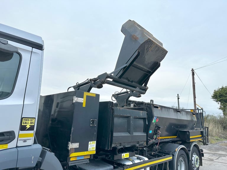 2016 MERCEDES AROCS TWIN TARMAC HOTBOX ECON WASTE BIN SELF LOADER 26 TON EURO-6 