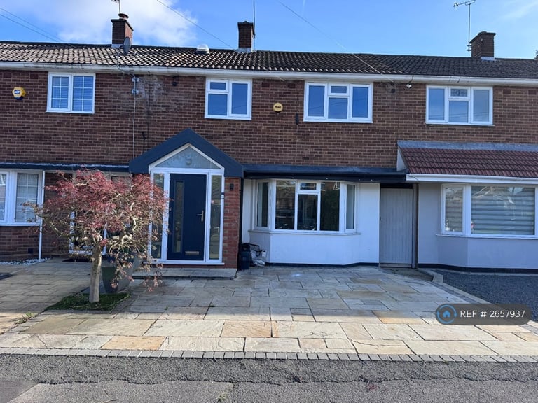4 bedroom house in Springfield Avenue, Hutton, Brentwood, CM13 (4 bed) (#2657937)