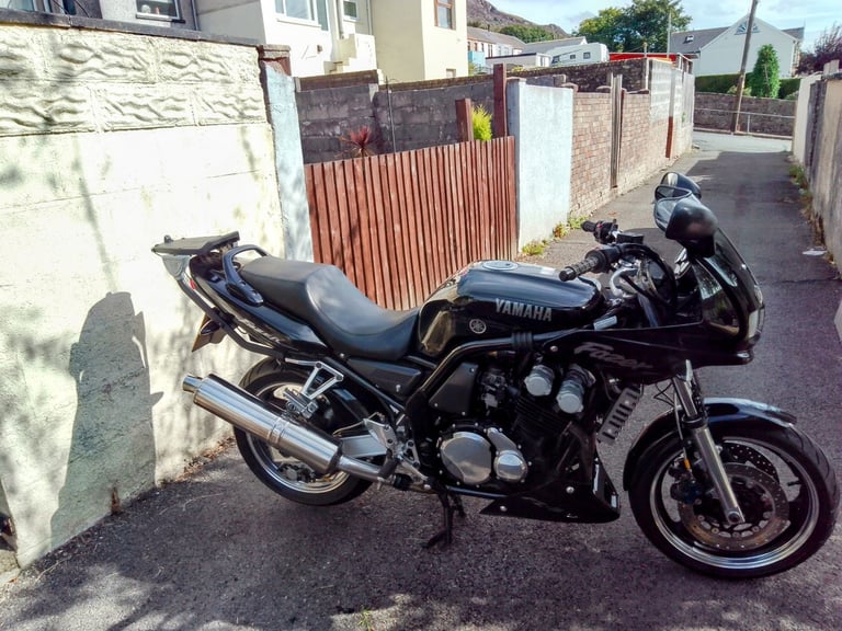 Yamaha, FZS, 2000, 599 (cc)