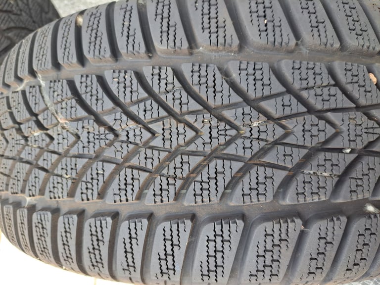 Set of alloys with winter tyres 