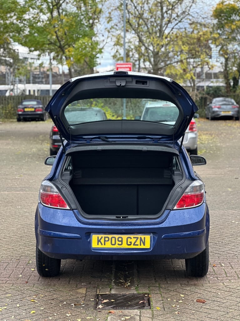 2009 Vauxhall Astra Life Automatic 1.8L 46,000 Miles Full Service History 1YR NEW MOT ONLY 1 OWNER