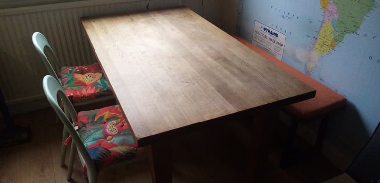 Oak dining table (+ chairs / bench if you want them) 