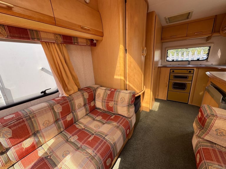 ⭐️ 2004 BAILEY PAGEANT MAJESTIC ⭐️ 2 BERTH TOURING CARAVAN ⭐️