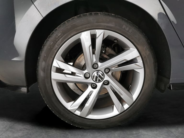 2023 Volkswagen Golf 1.5 TSI R-Line Hatchback 5dr Petrol Manual Euro 6 (s/s) (130 ps) - LED - HE ...