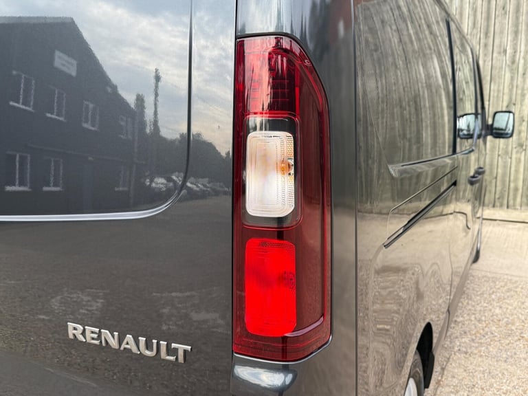 2021 Renault Trafic 2.0 dCi ENERGY 30 Sport Nav Crew Van LWB Euro 6 (s/s) 6dr WINDOW VAN Diesel M...