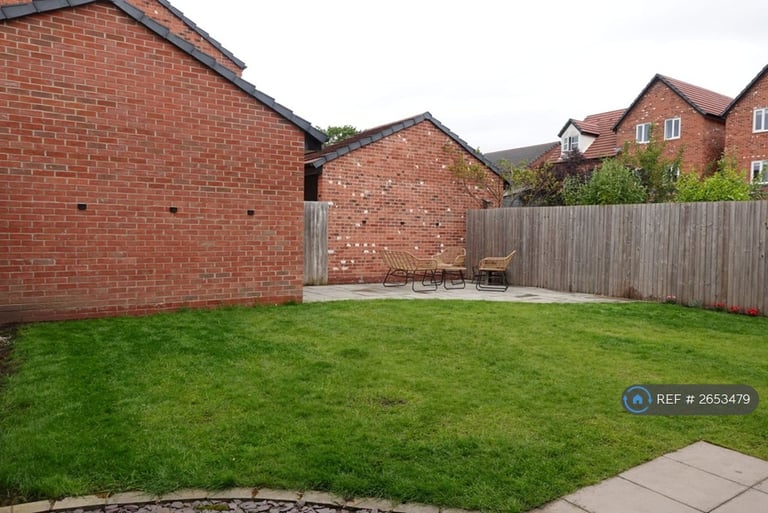 4 bedroom house in Holmes Chapel, Holmes Chapel, CW4 (4 bed) (#2653479)