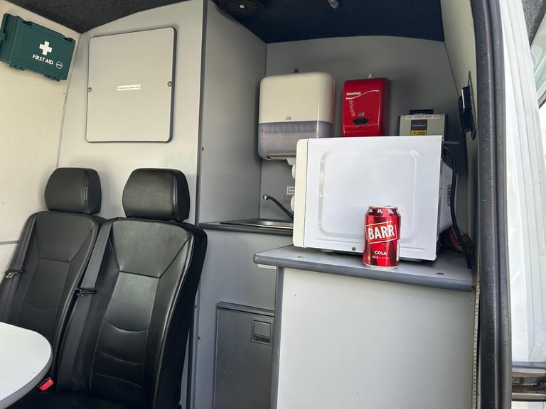 2020 Renault Master LM35dCi 135 Business Medium Roof Van ECODRIVE PANEL VAN Diesel Manual