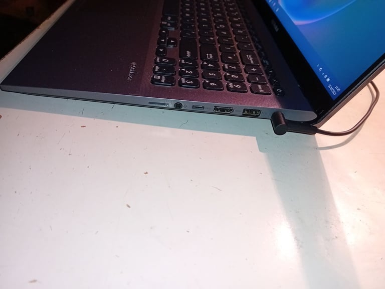 Asus VivoBook X512D  (Windows 11, Excellent Condition)