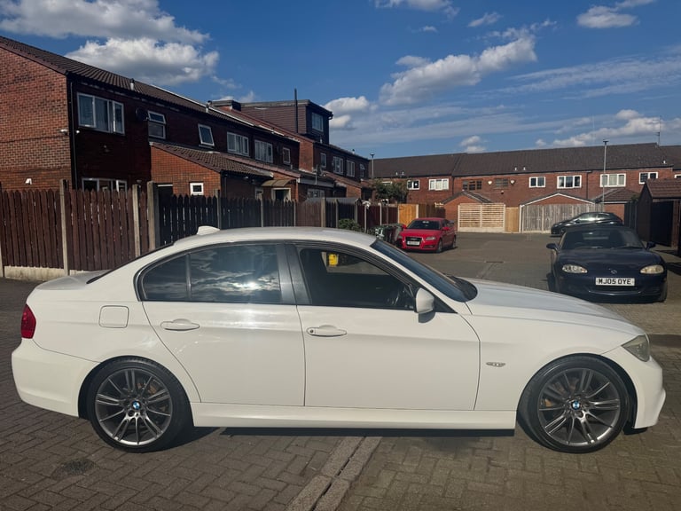 BMW, 3 SERIES, Saloon, 2011, Manual, 1995 (cc), 4 doors