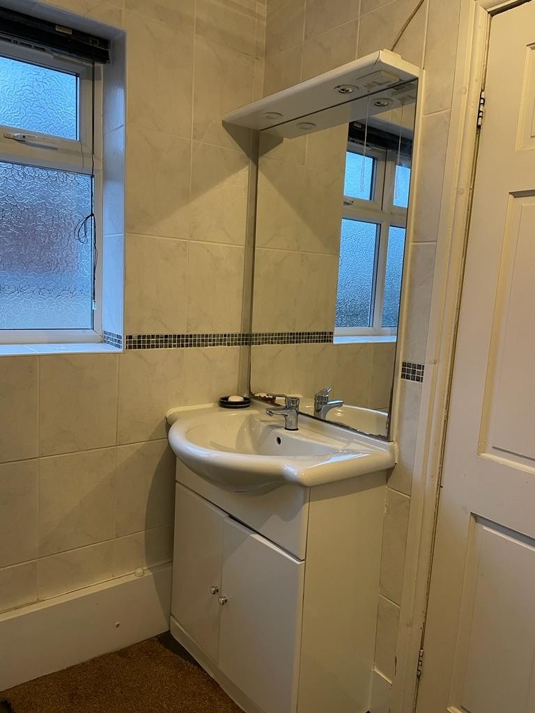 ***ROOM TO RENT***DOUBLE ROOM in CITY ROAD B16***ALL DSS ACCEPTED***