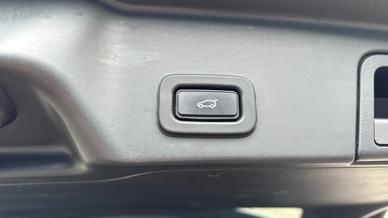 2020 Land Rover Range Rover Evoque 2.0 P200 R-Dynamic SE 5dr Auto Petrol Hatchback Hatchback Petr...