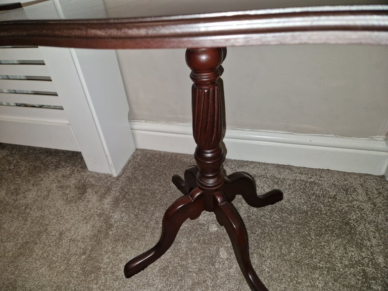 Vintage quadrupedal based occasional table