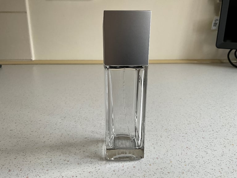 Chanel No.19 Empty Eau de Toilette Perfume Bottle, 100ml, Spray type, Gold top Chanel logo