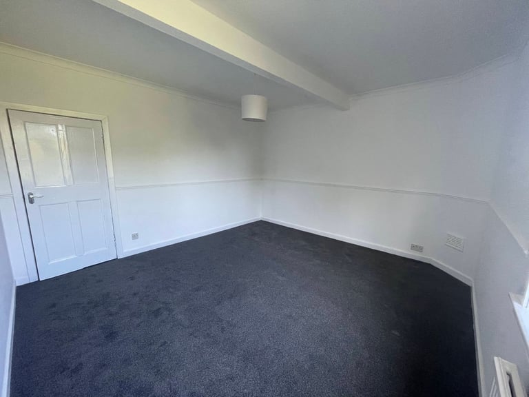 2 Bedroom Flat, Hutchison Crossway, Edinburgh