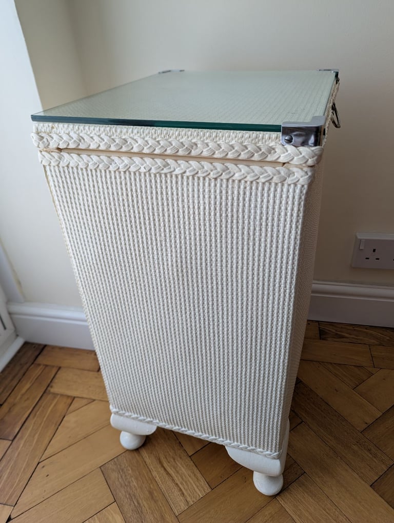 Lloyd Loom laundry basket 