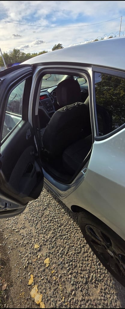 Vauxhall, ASTRA, Hatchback, 2014, Manual, 1398 (cc), 5 doors