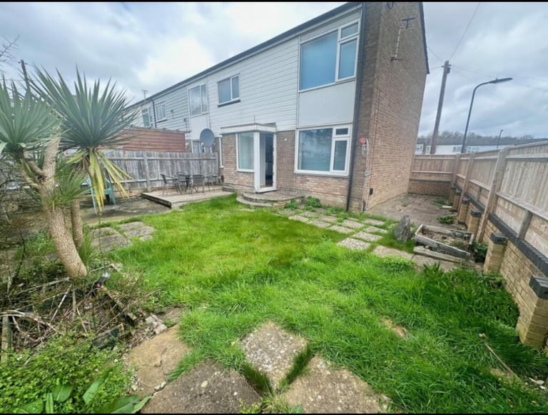 Spacious Double Room for Rent – Parking Available – Southampton