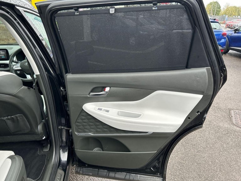 2022 Hyundai Santa Fe 1.6h T-GDi Hybrid Ultimate 5dr Automatic 4WD ESTATE Petrol/Electric Hybrid ...