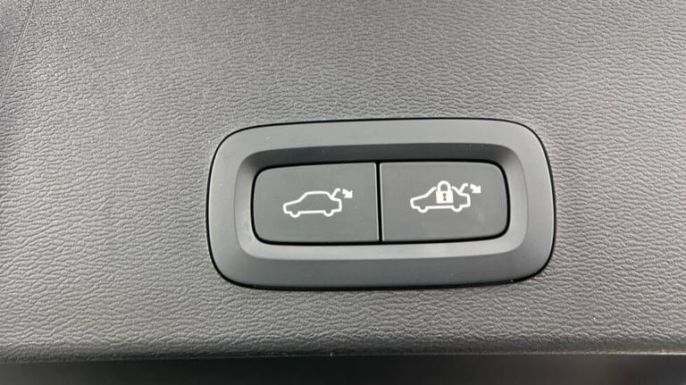 2024 Volvo XC40 Plus, B4 Mild hybrid, Petrol, Dark Estate Petrol Automatic