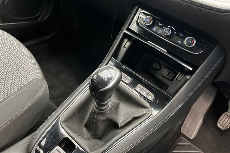 2018 Vauxhall Grandland X 1.5 Turbo D SE 5dr HATCHBACK DIESEL Manual