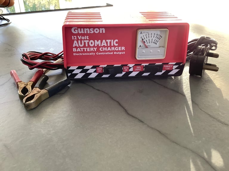 Gunson 12v Automatic Battery Charger- classic car/vehicle charger