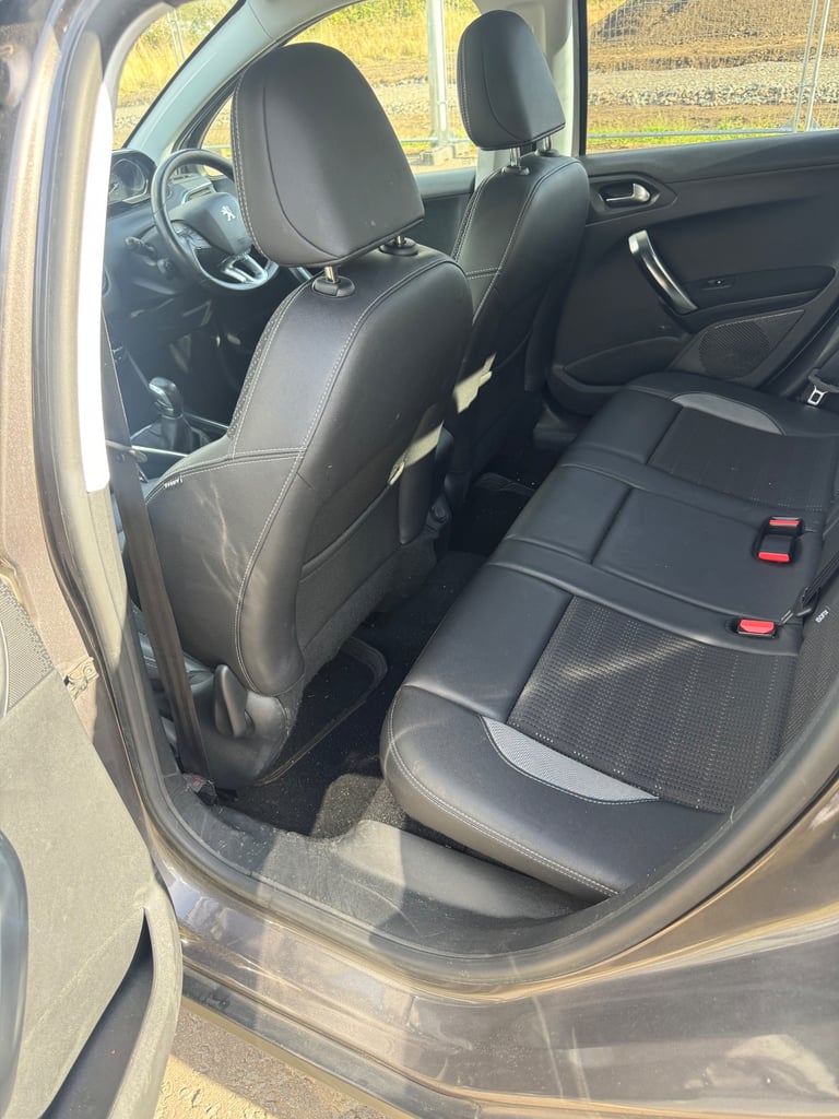 Peugeot, 2008, Hatchback, 2014, Manual, 1560 (cc), 5 doors