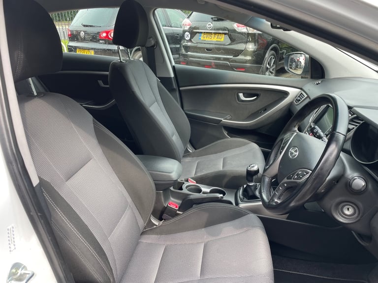 2015 Hyundai i30 1.6 CRDi Blue Drive SE Nav 5dr HATCHBACK Diesel Manual