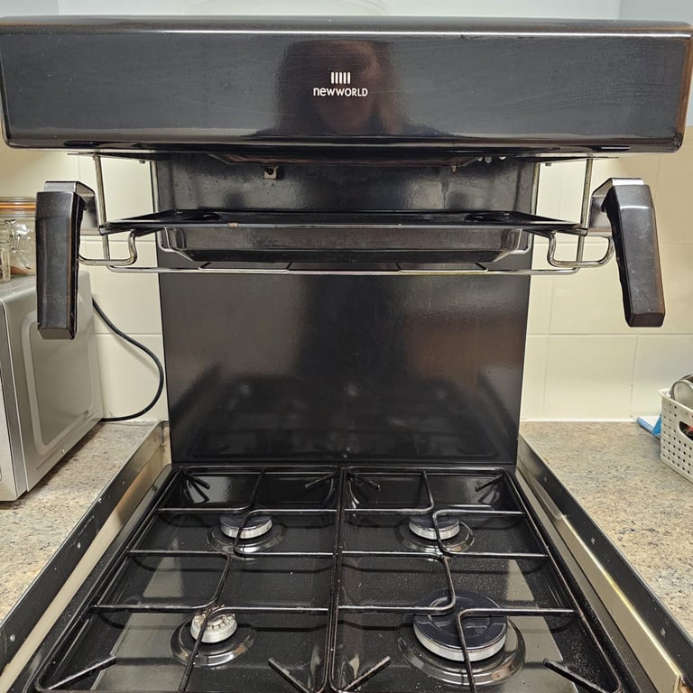 image for Lovely New World gas cooker with eye-height grill