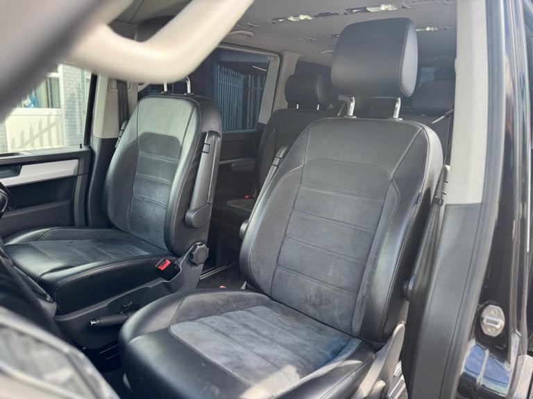 2017 Volkswagen Caravelle 2.0 BiTDI BlueMotion Tech Executive DSG Euro 6 (s/s) 5dr MPV Diesel Aut...