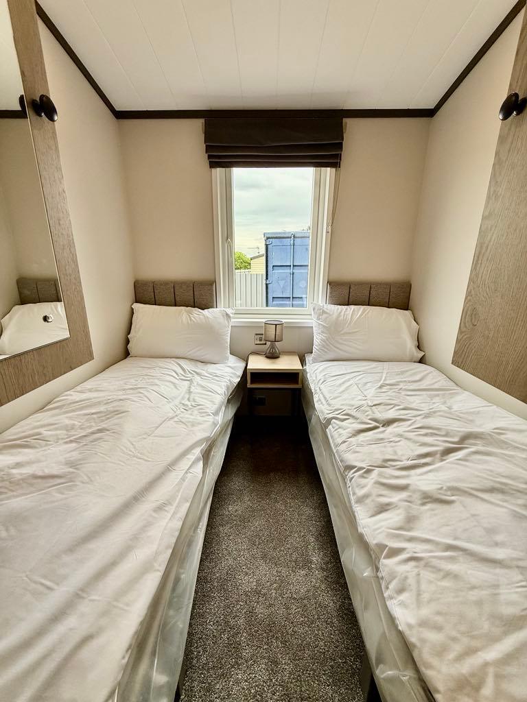 South Coast Seaside 8 Berth Lodge Finance Available CALL TOM [Phone number removed]