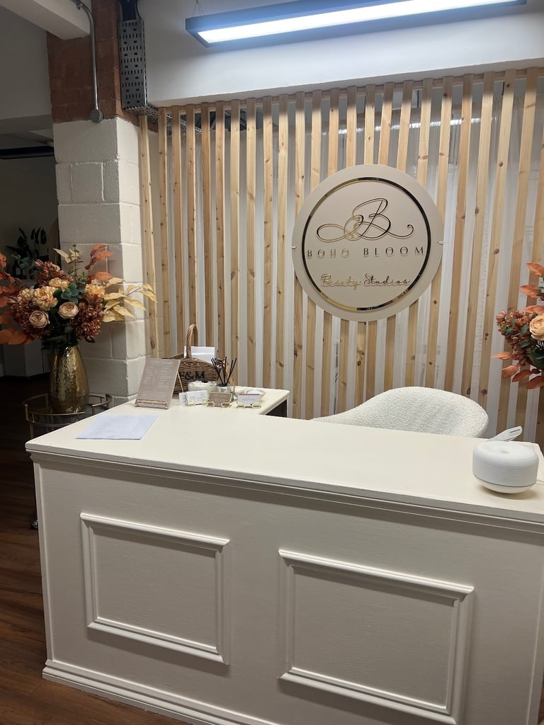 Salon room to rent 