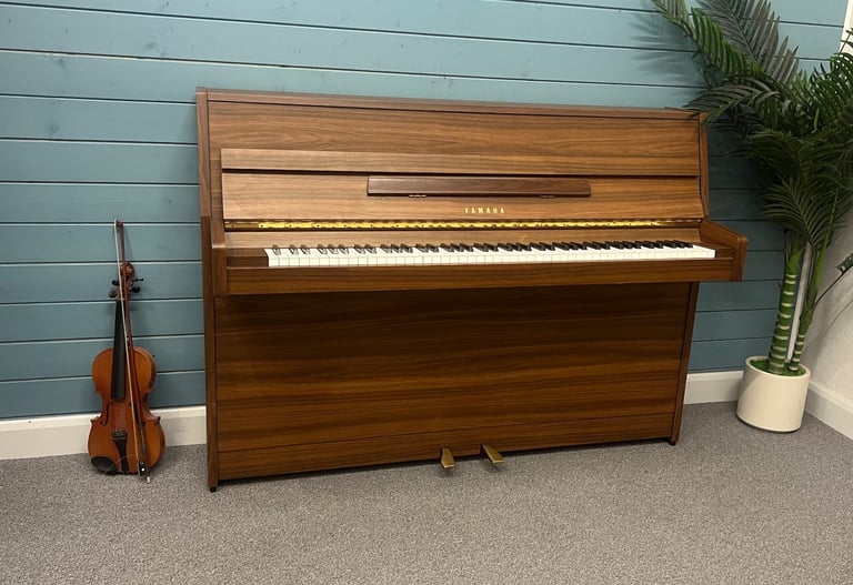 🎵🎹 STUNNING YAMAHA E108 **TUNED/SERVICED/WARRANTY AND FREE DELIVERY**🎹🎵