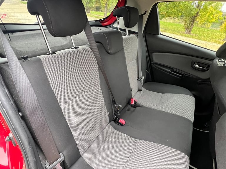 2016 Toyota Yaris 1.5 VVT-h Icon E-CVT Euro 6 5dr HATCHBACK Petrol/Electric Hybrid Automatic