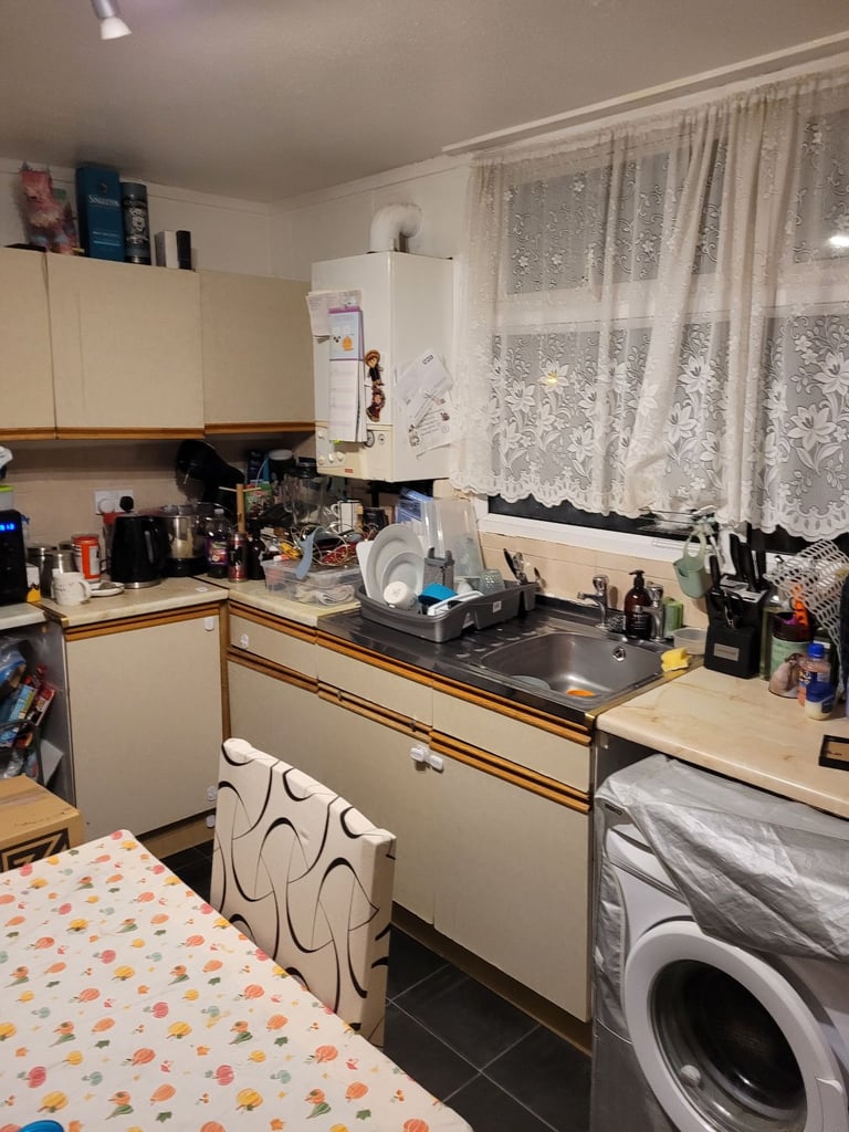Large one bedroom flat  to  let 