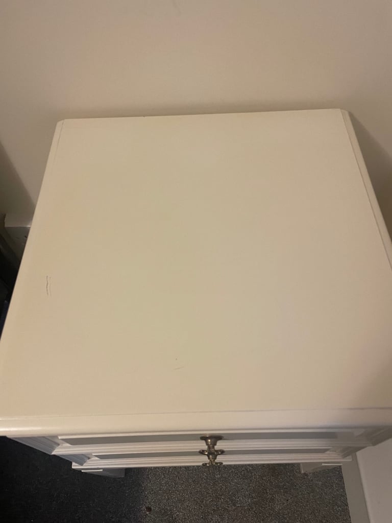 Bedside table 