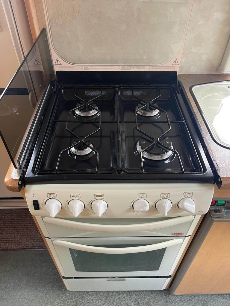 2003 Abbey Freestyle 520L SE – 4 Berth Caravan & Awnings