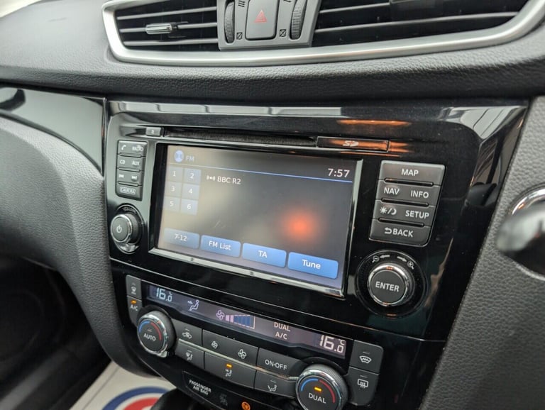 2017 Nissan Qashqai 1.5 dCi Tekna SUV 5dr Diesel Manual 2WD Euro 6 (s/s) (110 ps) - PRIVACY GLA H...