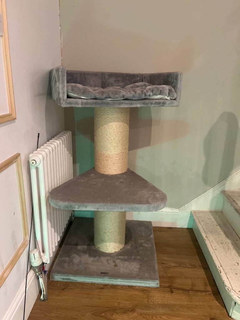 Large 3 level cat tree