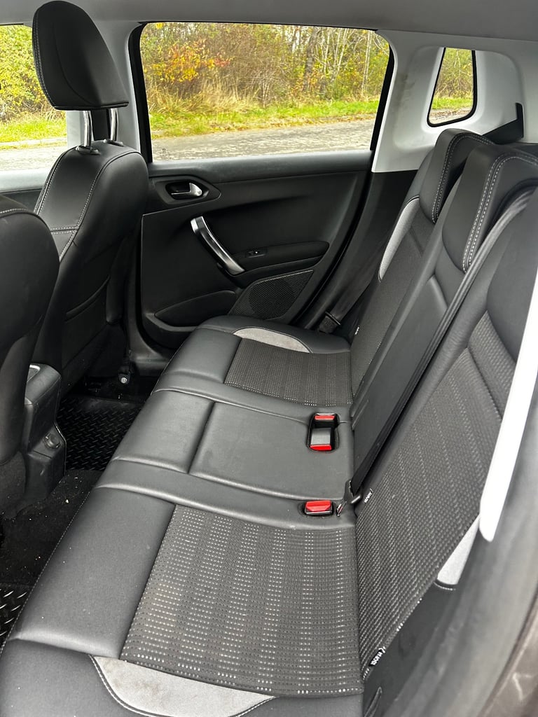 Peugeot 2008, 2014 Hatchback , Manual, 1199 (cc), 5 doors