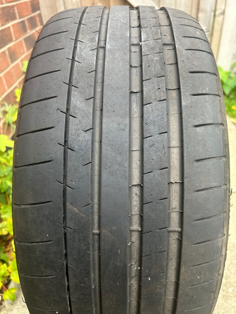 Michelin Pilot Super Sport Tyre 225/40/18