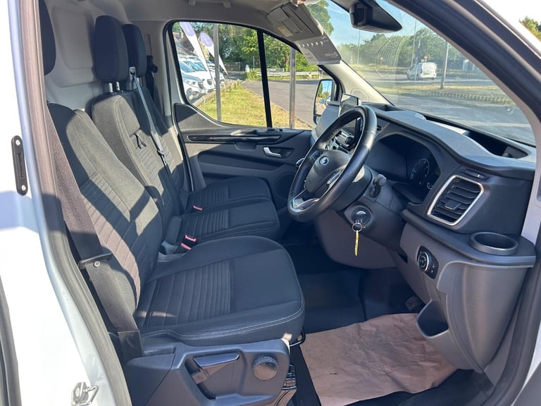 FORD TRANSIT CUSTOM 2.0 Limited Van 300 L2 130PS +Â?15,975 Plus VAT+