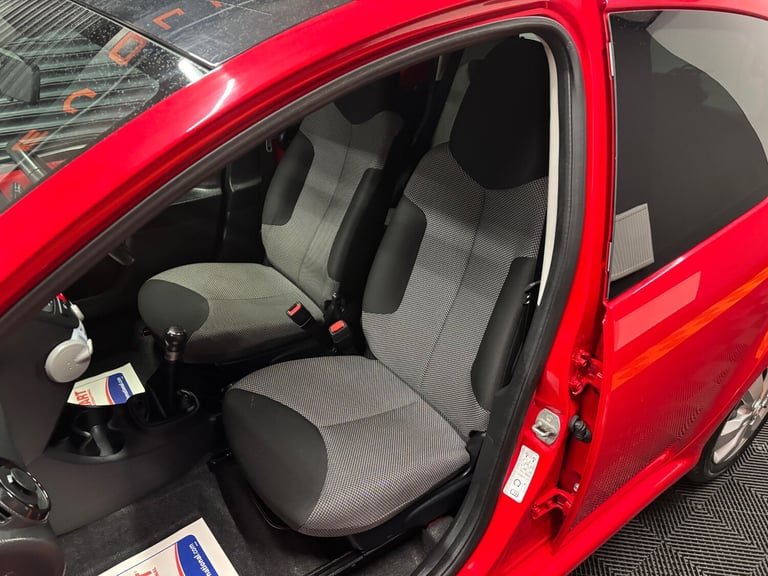 2013 Toyota AYGO 1.0 VVT-i Move with Style 5dr HATCHBACK Petrol Manual