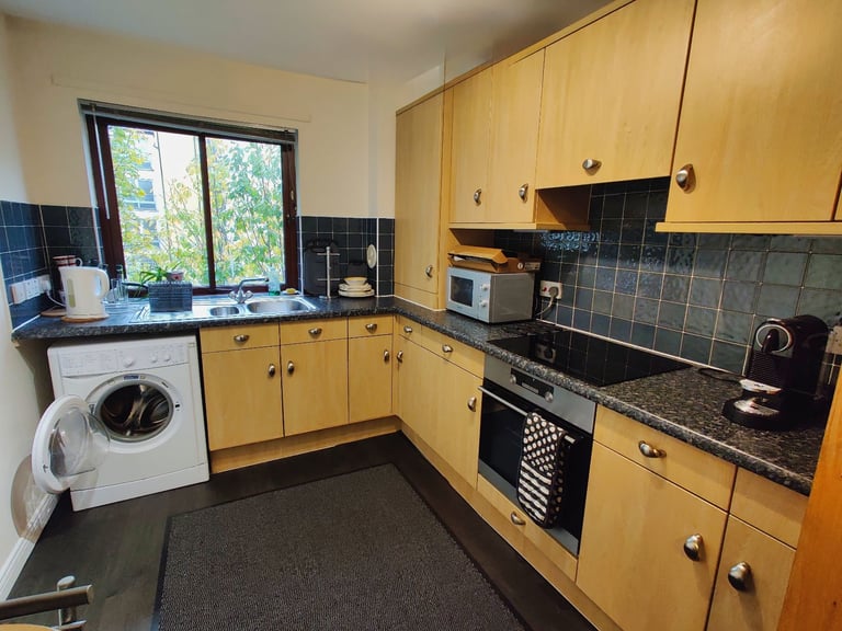 Beautiful Ensuite Room for Rent – Edinburgh City Centre ✨