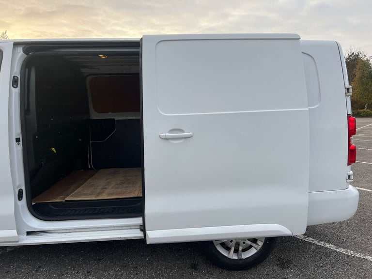 2020 Vauxhall Vivaro 1.5 Vivaro 2900 Sportive S/S Panel Van Diesel Manual