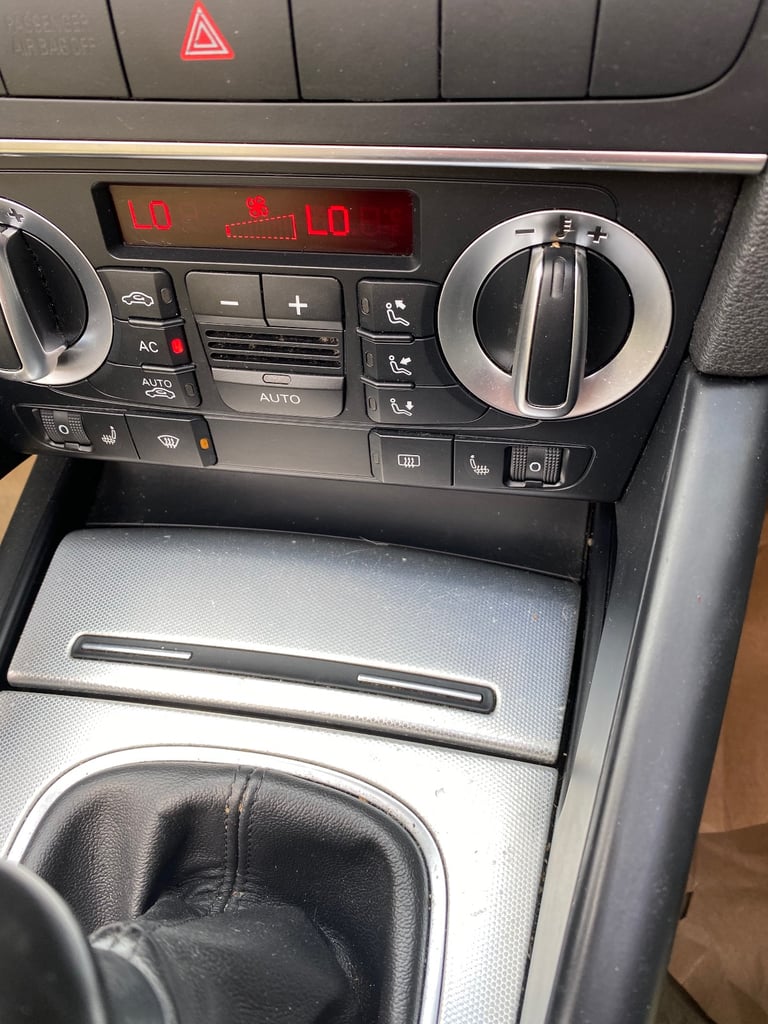 Audi, A3, Convertible, 2013, Manual, 1598 (cc), 2 doors