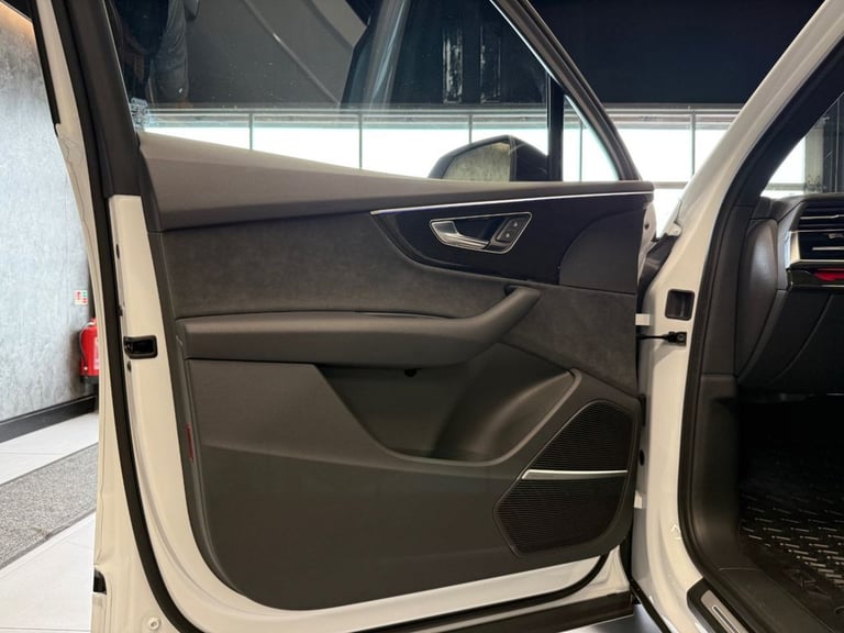 2025 Audi SQ7 4.0 TFSI V8 Black Edition SUV 5dr Petrol Tiptronic quattro Euro 6 (s/s) (50 ESTATE ...