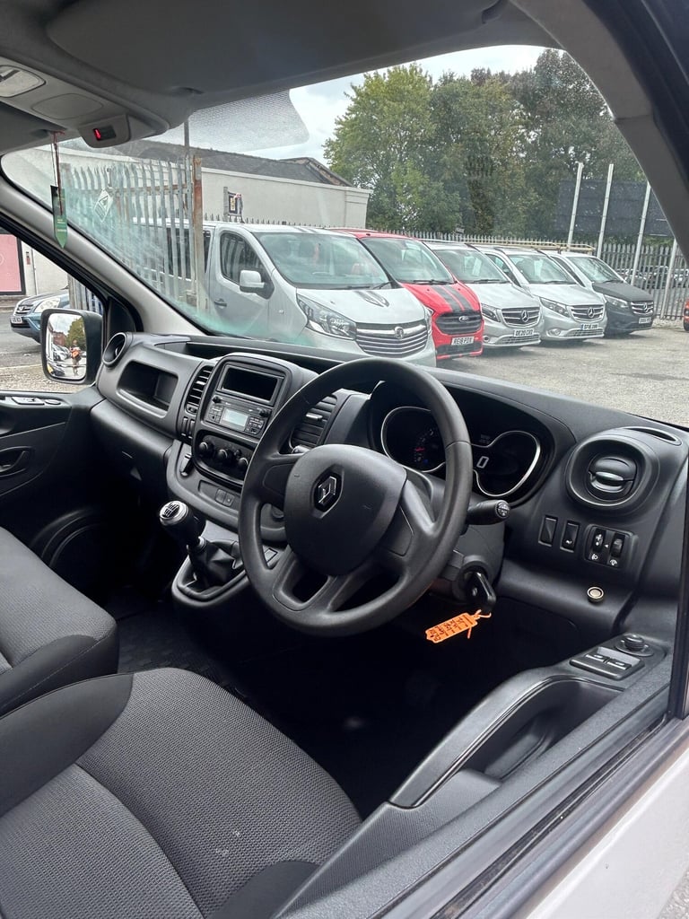 2021 Renault Trafic 2.0 dCi ENERGY 30 Business SWB Standard Roof Euro 6 (s/s) 5dr PANEL VAN Diese...